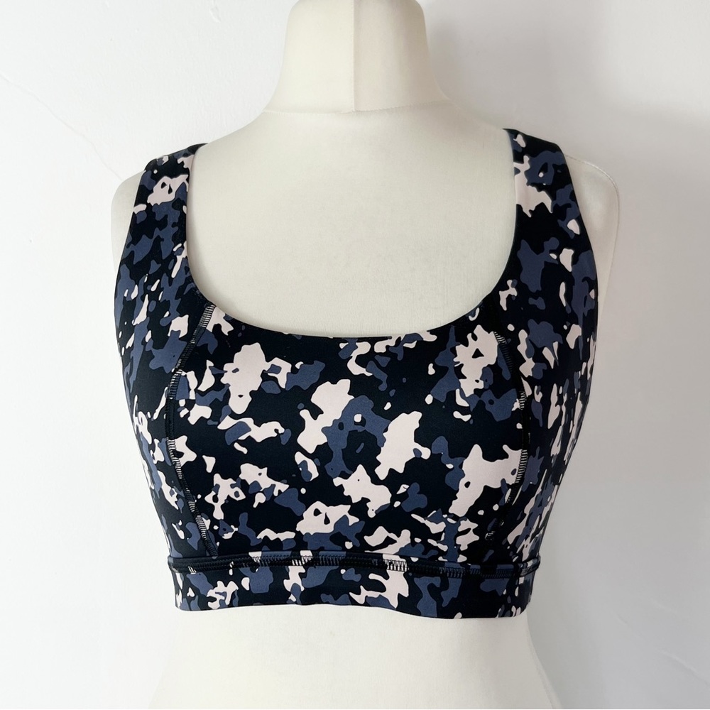 Sweaty Betty Blue Circuit Camo Sports Bra X-Back Size M Gym Yoga - Picture 1 of 9